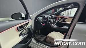 Mercedes-Benz E-Class E300 4MATIC AMG Line 2025 года из Южной Кореи