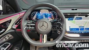 Mercedes-Benz E-Class E300 4MATIC AMG Line 2025 года из Южной Кореи