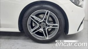 Mercedes-Benz E-Class E250 AMG Line 2023 года из Южной Кореи