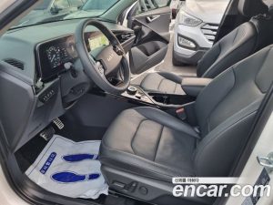 Kia Niro Signature 2025 года из Южной Кореи