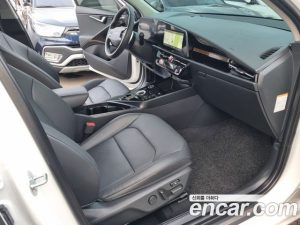Kia Niro Signature 2025 года из Южной Кореи