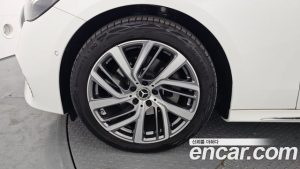 Mercedes-Benz E-Class E220d 4MATIC Exclusive 2024 года из Южной Кореи