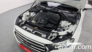 Mercedes-Benz E-Class E220d 4MATIC Exclusive 2024 года из Южной Кореи