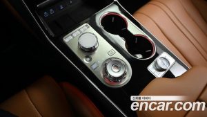 Genesis GV80 2.5T Бензин AWD 2024 года из Южной Кореи