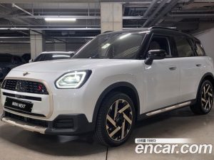 Mini Countryman ALL4 Favoured 2024 года из Южной Кореи