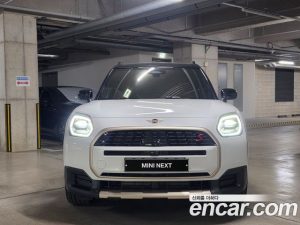 Mini Countryman ALL4 Favoured 2024 года из Южной Кореи