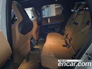 Mini Countryman ALL4 Favoured 2024 года из Южной Кореи