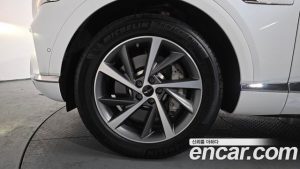 Genesis GV80 2.5T Бензин AWD 2024 года из Южной Кореи
