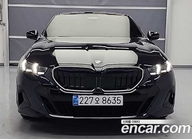BMW 5-Series 520i Special Edition 2025 года из Кореи