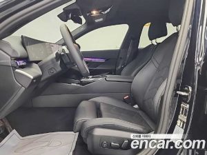 BMW 5-Series 520i Special Edition 2025 года из Южной Кореи