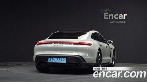 Porsche Taycan GTS 2023 года из Южной Кореи