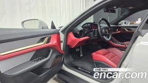 Porsche Taycan GTS 2023 года из Южной Кореи