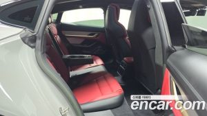 Porsche Taycan GTS 2023 года из Южной Кореи