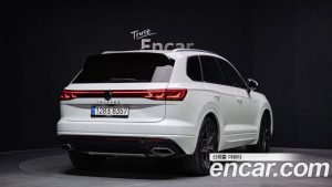 Volkswagen Touareg 3.0 TDI R-Line 2024 года из Южной Кореи