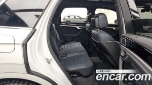 Volkswagen Touareg 3.0 TDI R-Line 2024 года из Южной Кореи