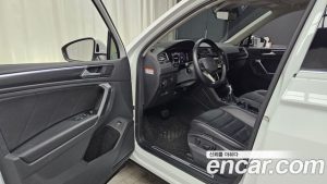 Volkswagen Tiguan 2.0 TDI Prestige 2023 года из Южной Кореи