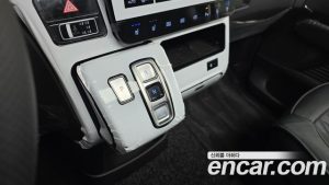 Hyundai Staria 4WD Lounge 7-Seater 2025 года из Южной Кореи