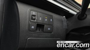 Hyundai Staria 4WD Lounge 7-Seater 2025 года из Южной Кореи