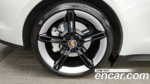 Porsche Taycan Base 2024 года из Южной Кореи