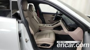 Porsche Taycan Base 2024 года из Южной Кореи