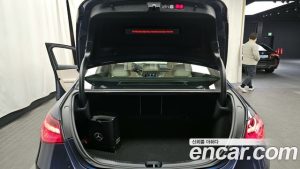 Mercedes-Benz C-Class C200 Avantgarde 2025 года из Южной Кореи