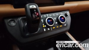 Land Rover Defender 110 P400 X 2024 года из Южной Кореи