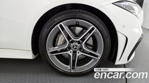 Mercedes-Benz CLS-Class CLS300d 4MATIC 2023 года из Южной Кореи