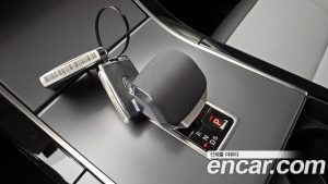 Land Rover Range Rover Velar 2.0 P250 Dynamic SE 2025 года из Южной Кореи