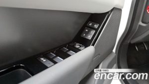 Land Rover Range Rover Velar 2.0 P250 Dynamic SE 2025 года из Южной Кореи