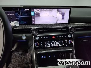 Genesis GV80 2.5T Бензин AWD 2024 года из Южной Кореи