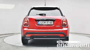 Mini Cooper 5Door DEFAULT 2023 года из Южной Кореи