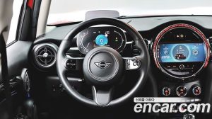 Mini Cooper 5Door DEFAULT 2023 года из Южной Кореи