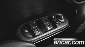 Mini Cooper 5Door DEFAULT 2023 года из Южной Кореи