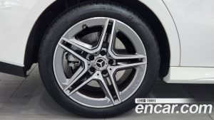 Mercedes-Benz CLA-Class CLA250 4MATIC 2025 года из Южной Кореи