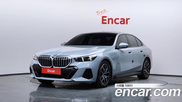 BMW 5-Series 520i M Sport 2024 года из Кореи