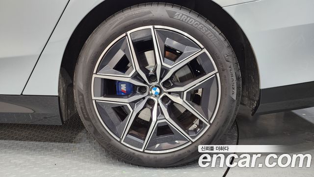 41339473_005.jpg BMW 5-Series 520i M Sport 2024 года из Южной Кореи