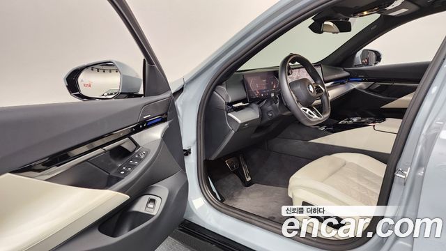 41339473_010.jpg BMW 5-Series 520i M Sport 2024 года из Южной Кореи