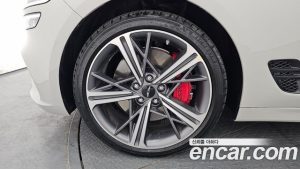 Genesis G70 Бензин 2.5T 2WD 2025 года из Южной Кореи