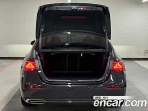 Mercedes-Benz E-Class E300 4MATIC Exclusive 2025 года из Южной Кореи