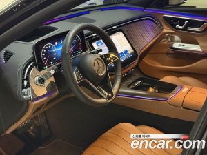 Mercedes-Benz E-Class E300 4MATIC Exclusive 2025 года из Южной Кореи