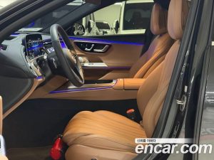 Mercedes-Benz E-Class E300 4MATIC Exclusive 2025 года из Южной Кореи