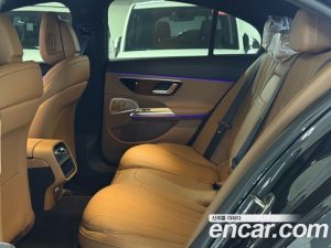 Mercedes-Benz E-Class E300 4MATIC Exclusive 2025 года из Южной Кореи