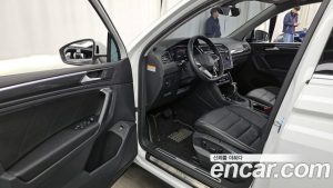 Volkswagen Tiguan 2.0 TDI Premium 2023 года из Южной Кореи