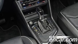 Volkswagen Tiguan 2.0 TSI Prestige 2023 года из Южной Кореи