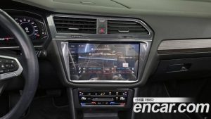 Volkswagen Tiguan 2.0 TSI Prestige 2023 года из Южной Кореи