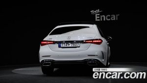 Mercedes-Benz C-Class C300 4MATIC AMG Line 2023 года из Южной Кореи