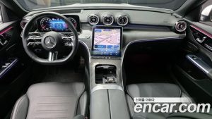 Mercedes-Benz C-Class C300 4MATIC AMG Line 2023 года из Южной Кореи