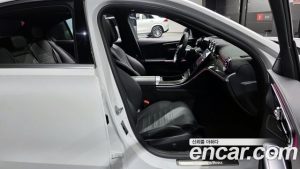 Mercedes-Benz C-Class C300 4MATIC AMG Line 2023 года из Южной Кореи