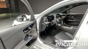 Mercedes-Benz C-Class C300 4MATIC AMG Line 2023 года из Южной Кореи