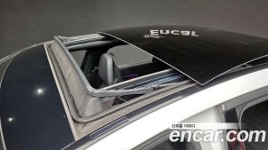 Mercedes-Benz C-Class C300 4MATIC AMG Line 2023 года из Южной Кореи